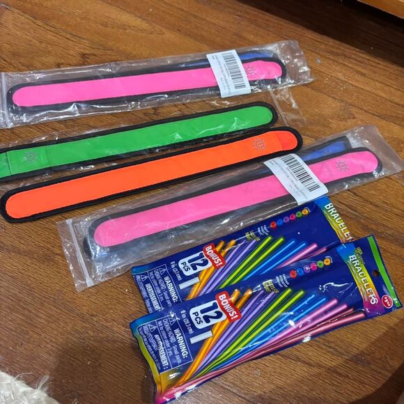 AMAZON Set Bundle Slap Band Glow in the Dark Glow Runners Fun Run Bracelets - Picture 1 of 4
